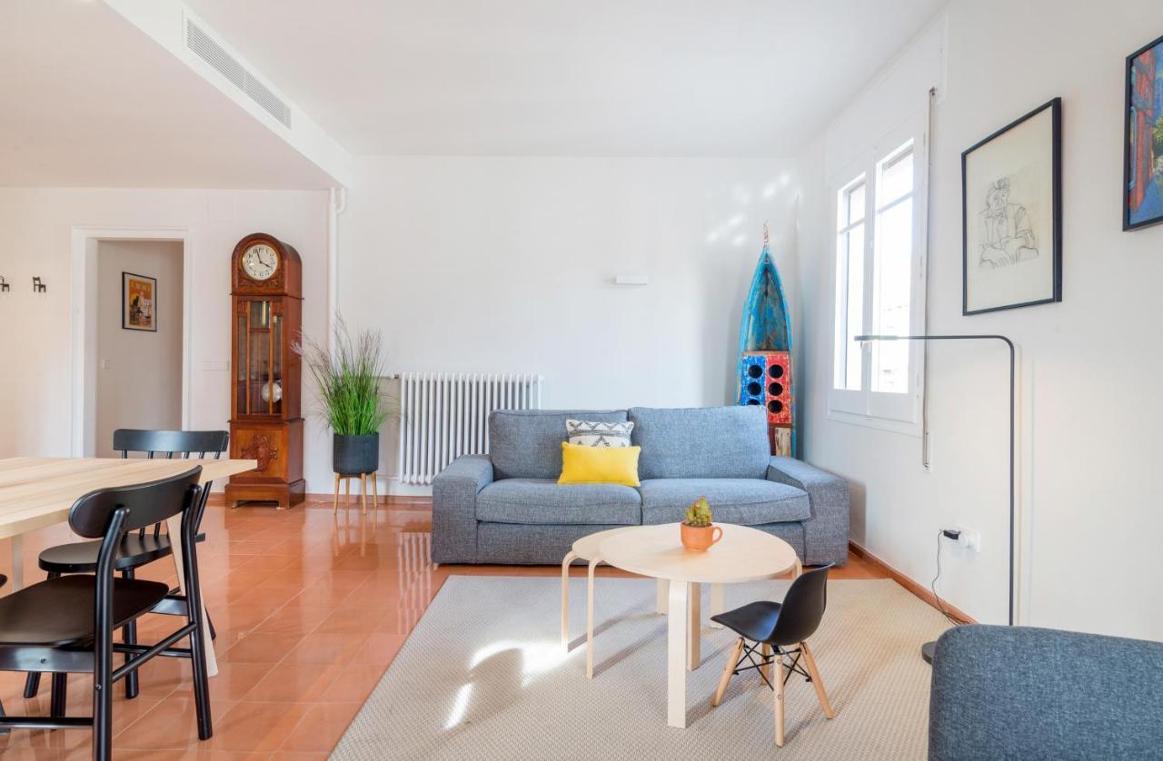 New Top Floor Apt With A Lot Of Light & Aircon Girona Exterior photo