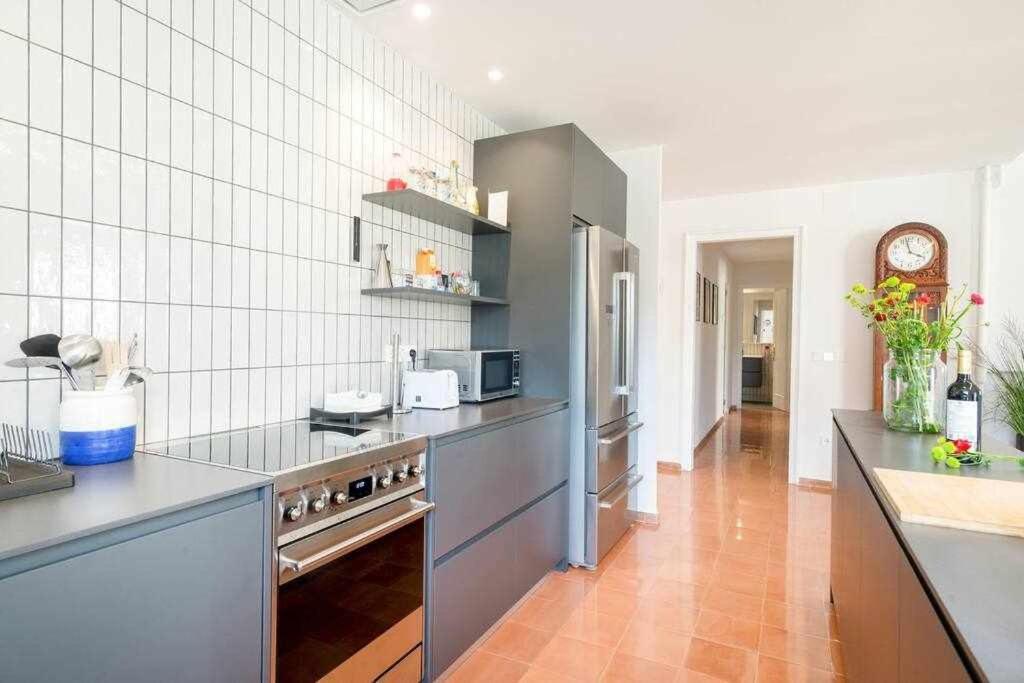 New Top Floor Apt With A Lot Of Light & Aircon Girona Exterior photo